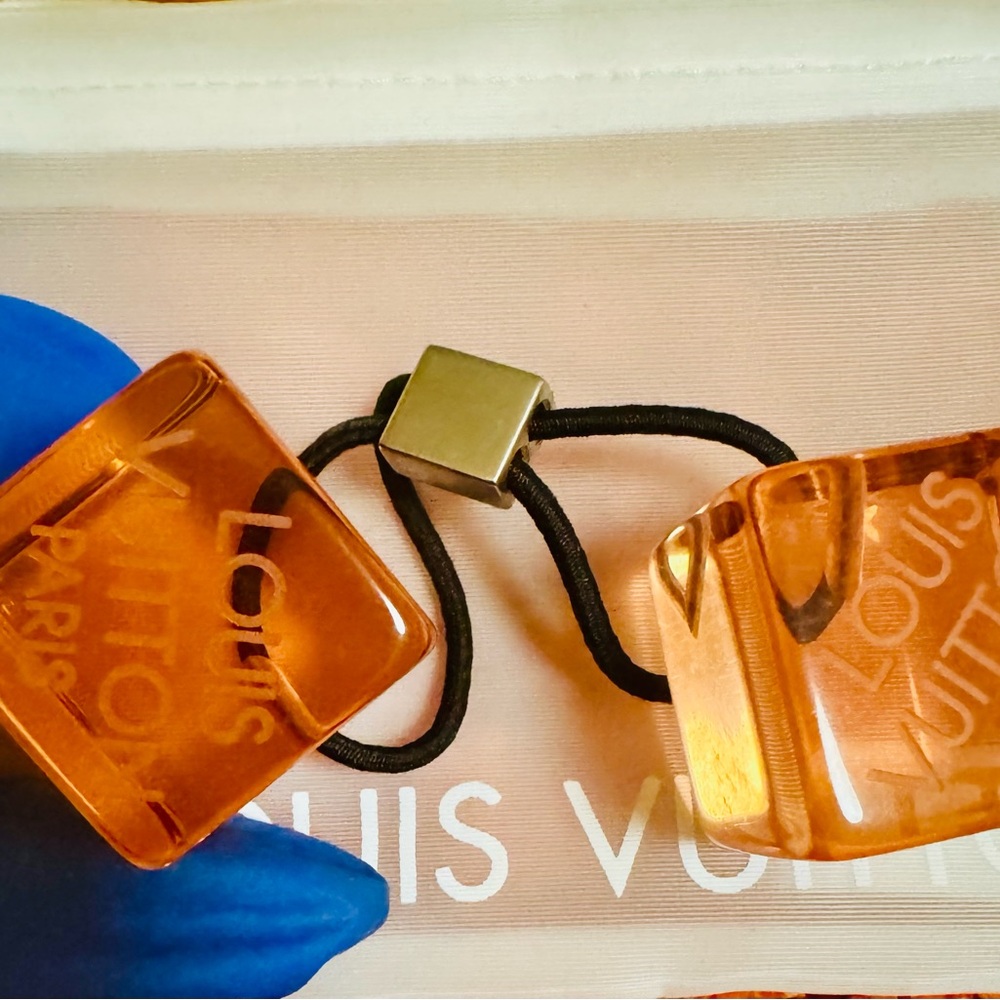 Louis Vuitton Translucent Orange Hair Accessory with Pouch - Picture 3 of 4